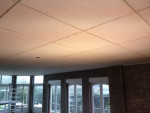 Plafondplaten op cementbasis / geplaatst door spec. bedrijf